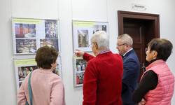 ausstellung foyer web