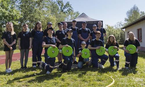 Jugendfeuerwehr Kötzschau mit den neuen Wettkampfschläuchen © Matthias Schröter